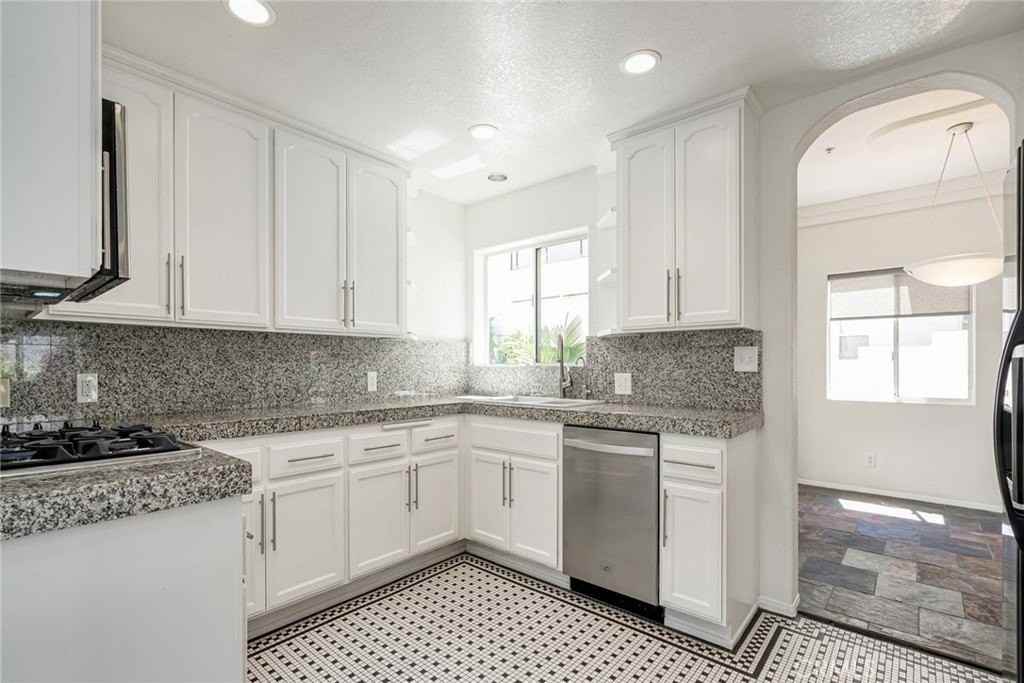 2213 Marshallfield Lane #B - Photo 7 of 20