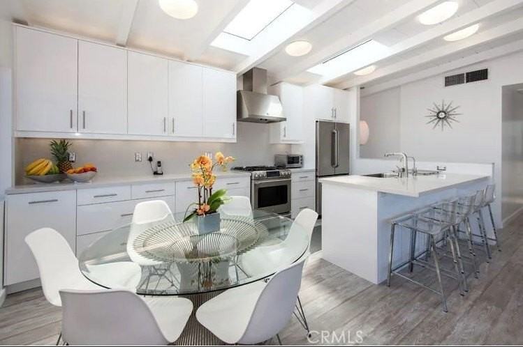 224 39th St - Photo 7 of 23