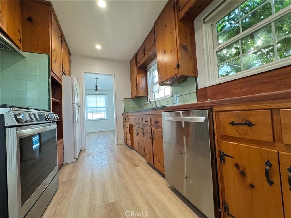 22051 Vanowen Street - Photo 4 of 14