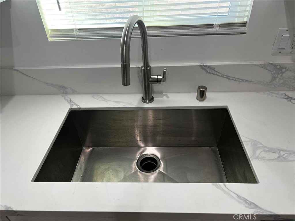 5952 Balcom Avenue - Photo 7 of 16