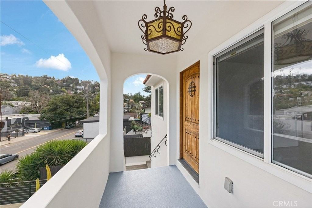 2211 Hyperion Ave - Photo 2 of 18