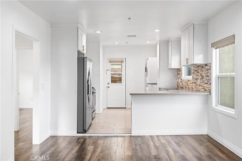 2211 Hyperion Ave - Photo 3 of 18