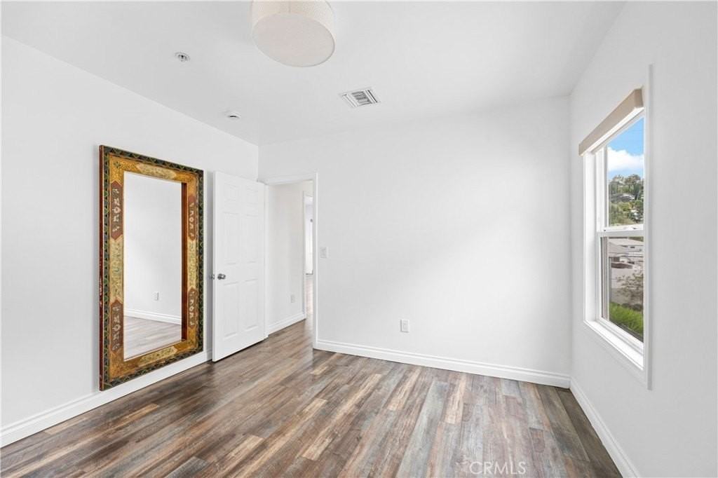 2211 Hyperion Ave - Photo 5 of 18