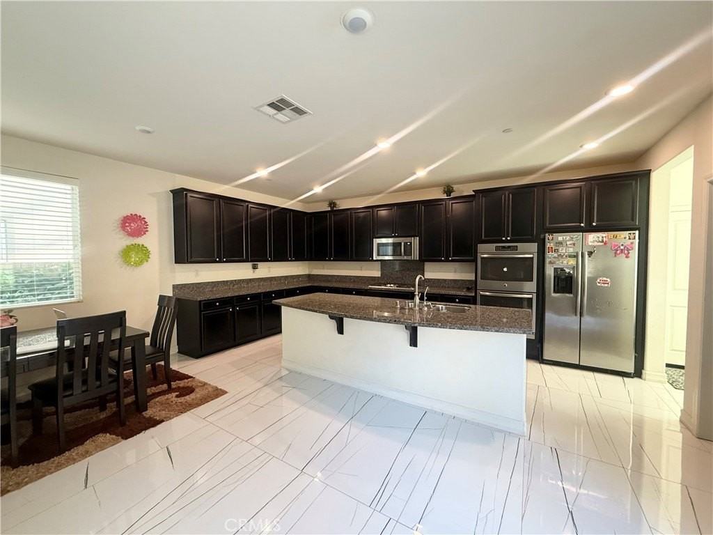 28635 Parkside Drive - Photo 4 of 35