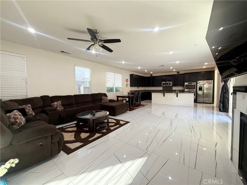 28635 Parkside Drive - Photo 7 of 35