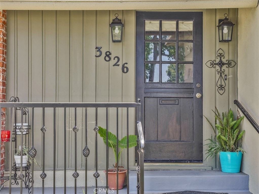 3826 S Burnside Ave - Photo 4 of 26