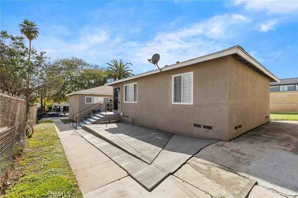 5339 Oakland St #1-4 - Photo 2 of 23