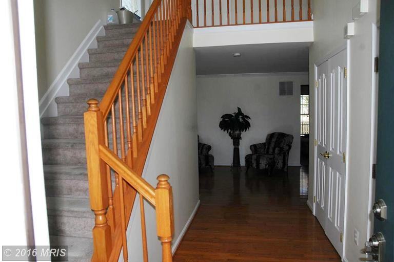 212 Thomas Point Way - Photo 3 of 30