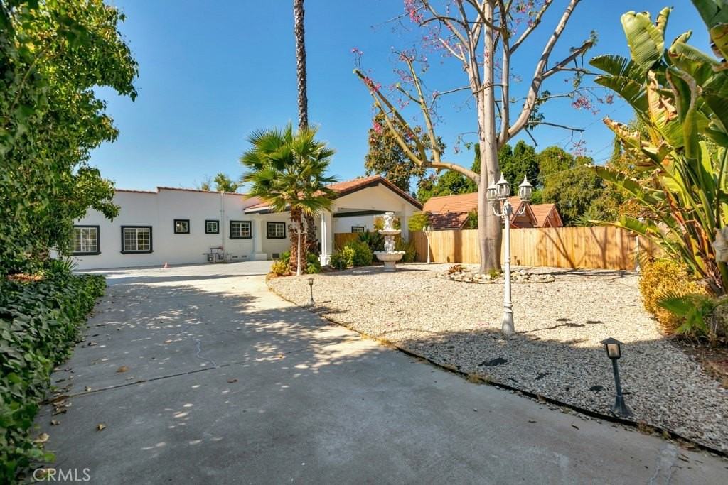 5719 Beckford Ave - Photo 2 of 50