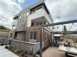 featured image of 693 South Lyon Street