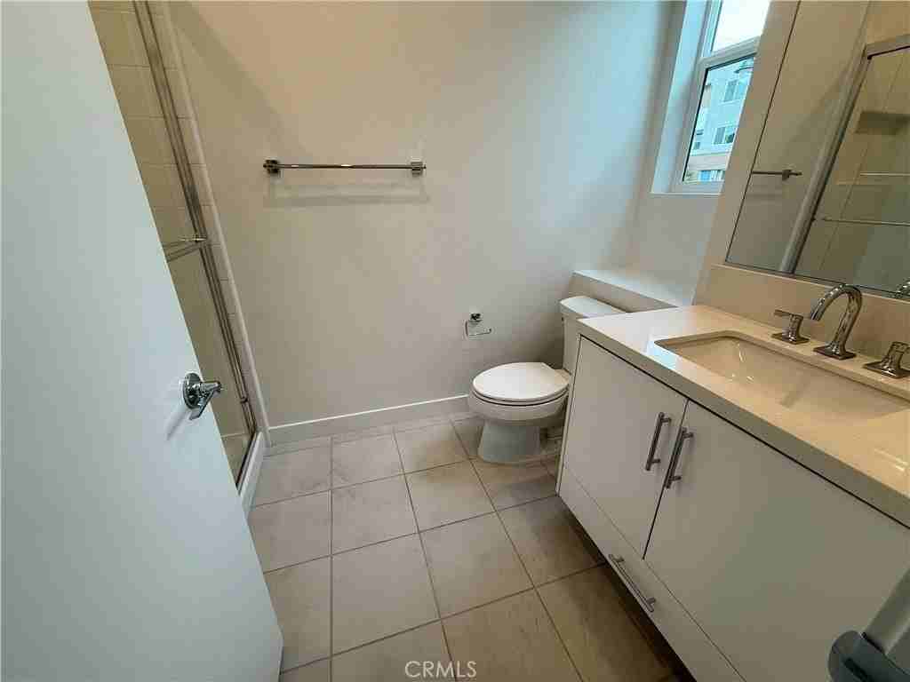 693 S Lyon St - Photo 5 of 28