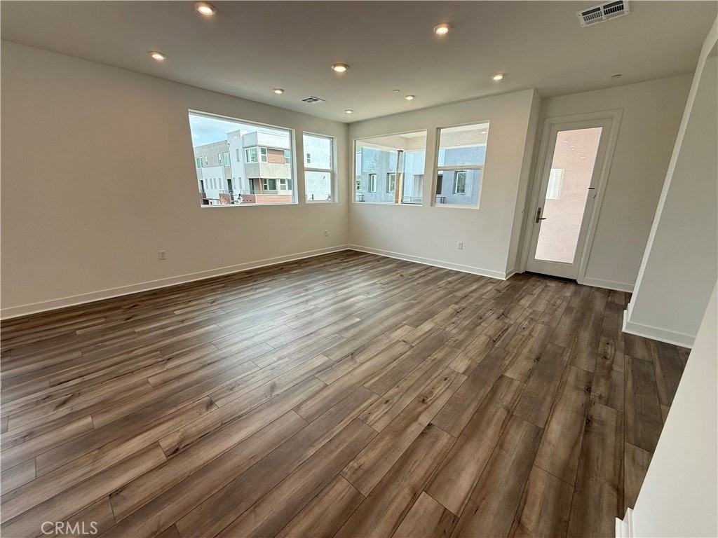 693 S Lyon St - Photo 7 of 28