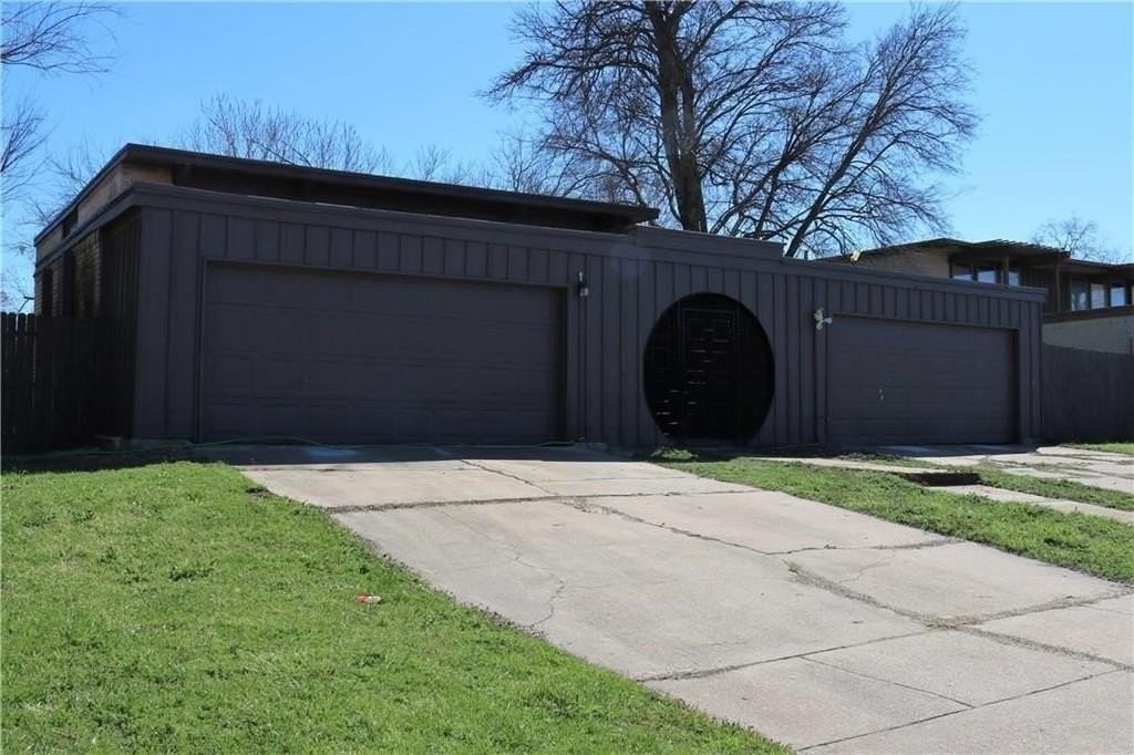 6321 Walraven Cir - Photo 2 of 32