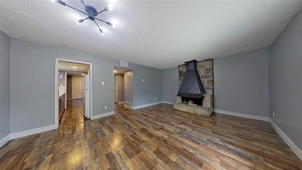 6321 Walraven Cir - Photo 6 of 32