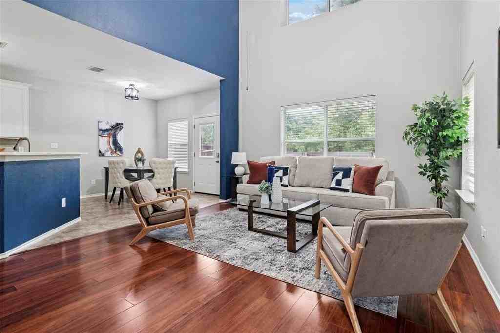 8601 Forest Highlands Drive - Photo 5 of 25