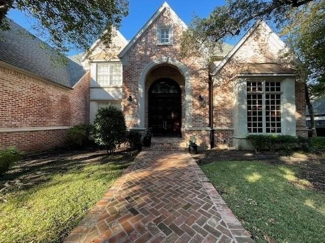 6341 Waggoner Dr - Photo 4 of 38