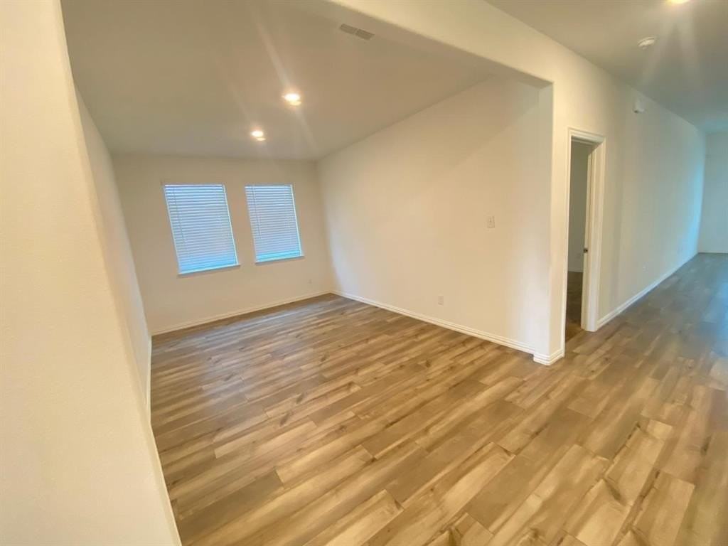 1709 Lake Grove Dr - Photo 2 of 22