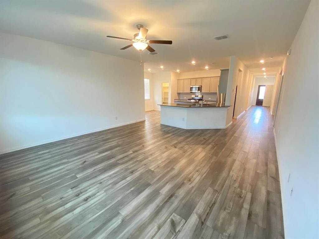 1709 Lake Grove Dr - Photo 3 of 22