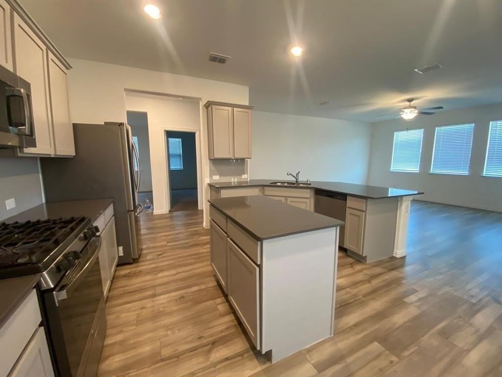 1709 Lake Grove Dr - Photo 5 of 22