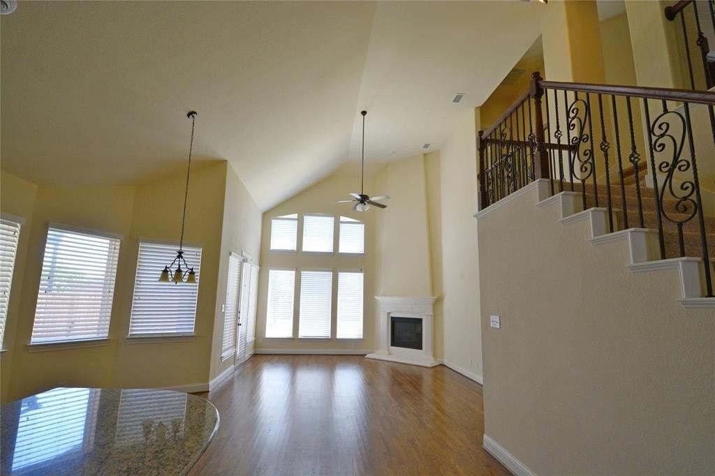 1031 River Rock Way - Photo 6 of 32