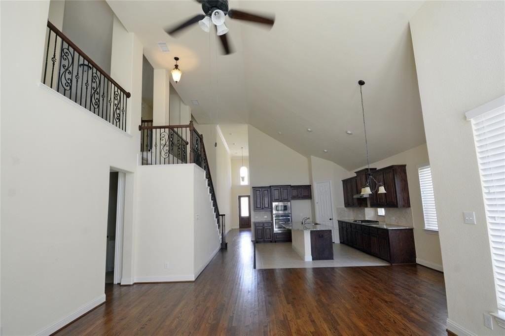 1031 River Rock Way - Photo 7 of 32