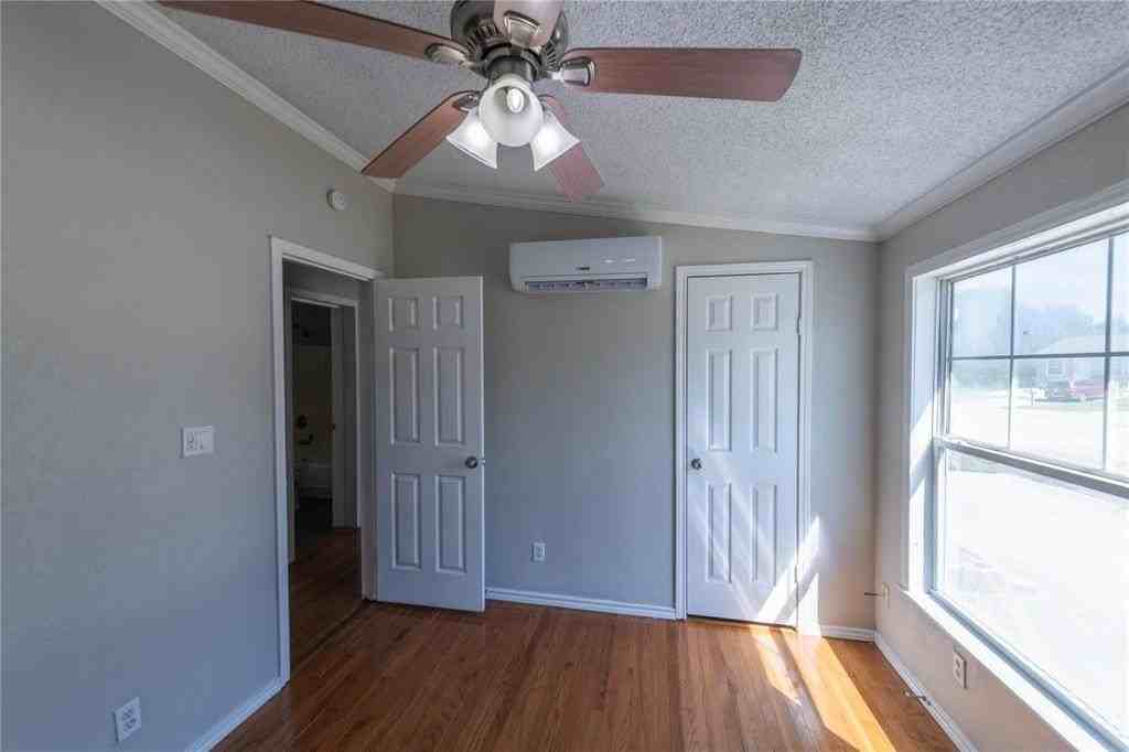 121 Windy Creek Ct - Photo 7 of 14