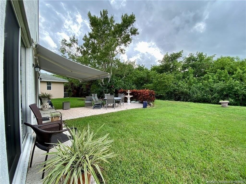 3198 Southeast Carrick Green Court - Photo 4 of 27