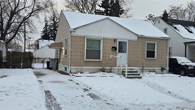 828 E Hayes Ave - Photo 2 of 16