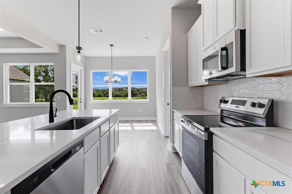 1255 Pecan Valley Dr - Photo 4 of 28