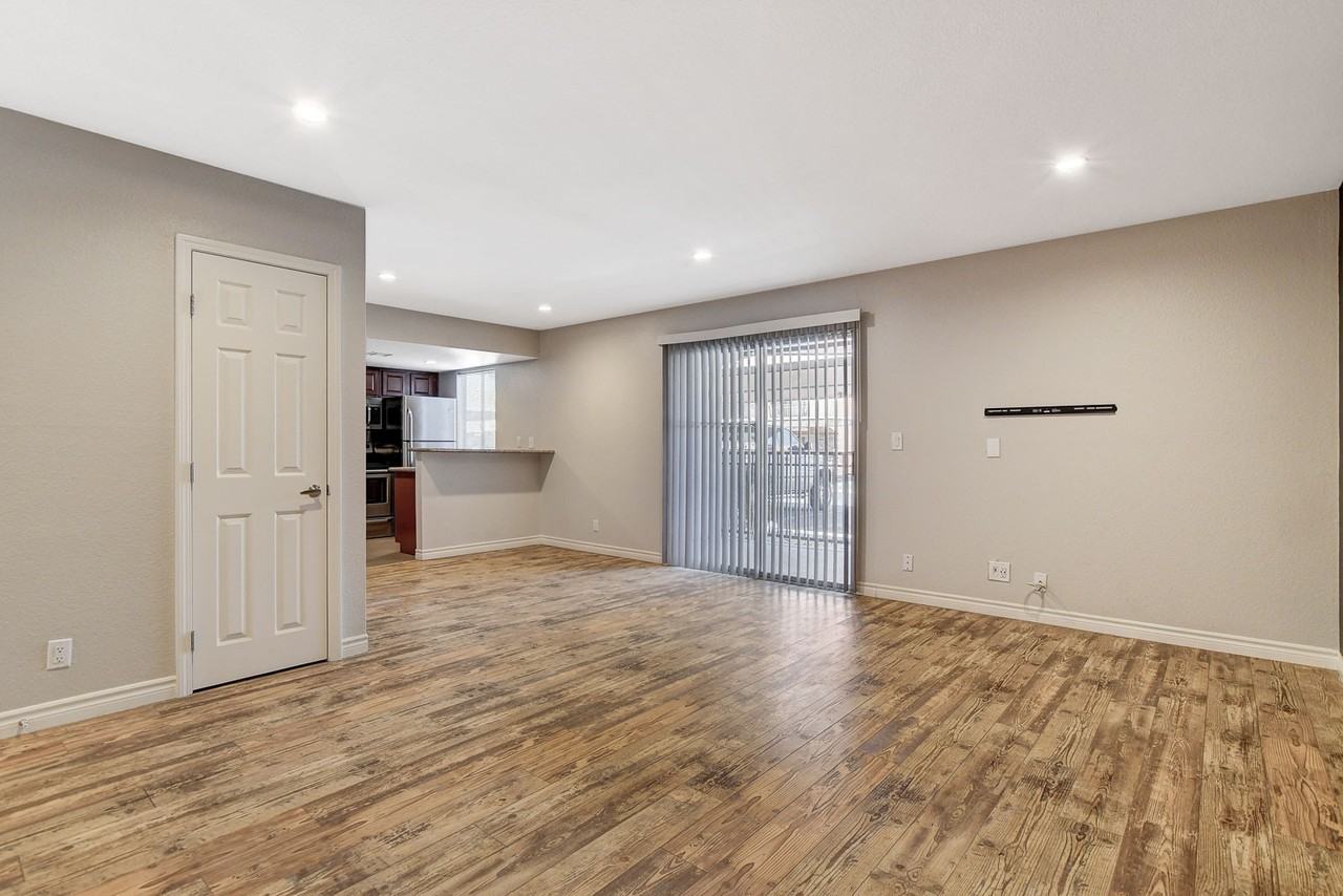 5240 Indian River Dr #1 - Photo 3 of 36