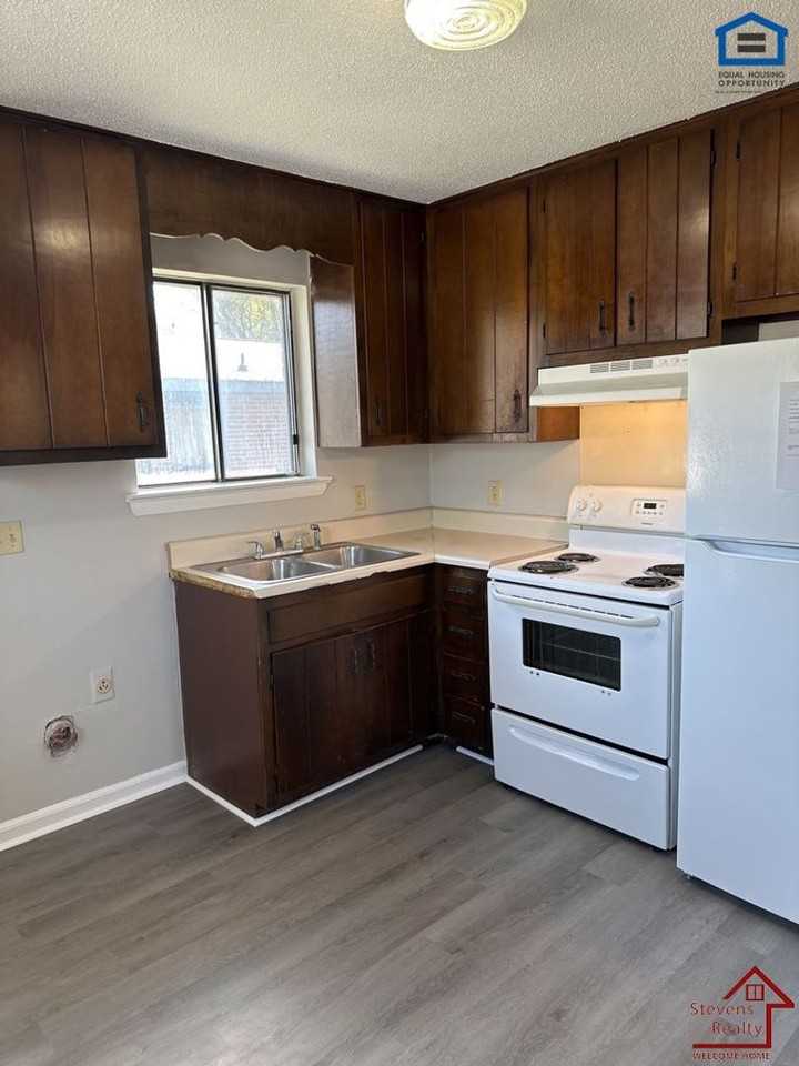 1702 Olive Street #A - Photo 5 of 24