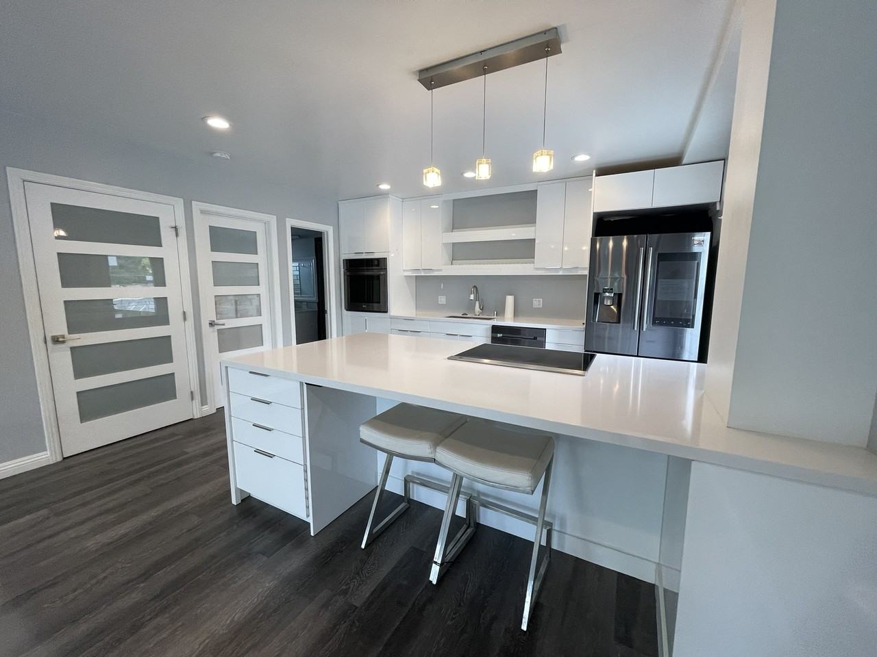 6153 Kalanianaole Hwy #1