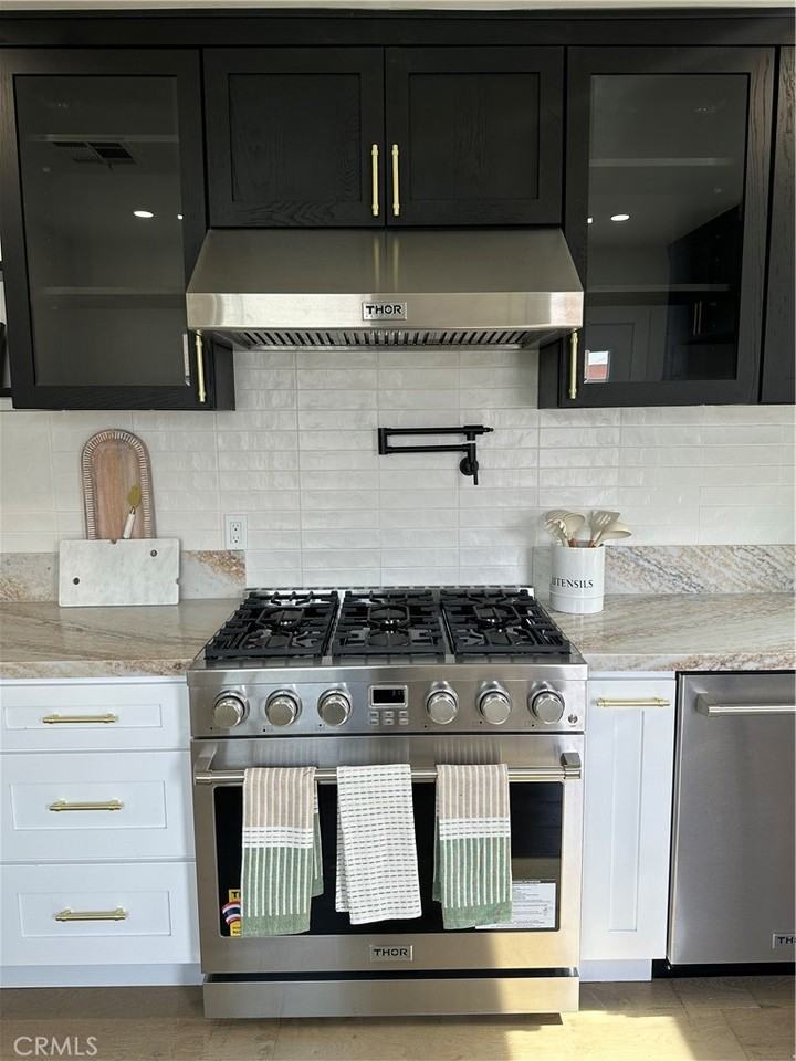 16913 Covello St #16913 - Photo 7 of 17