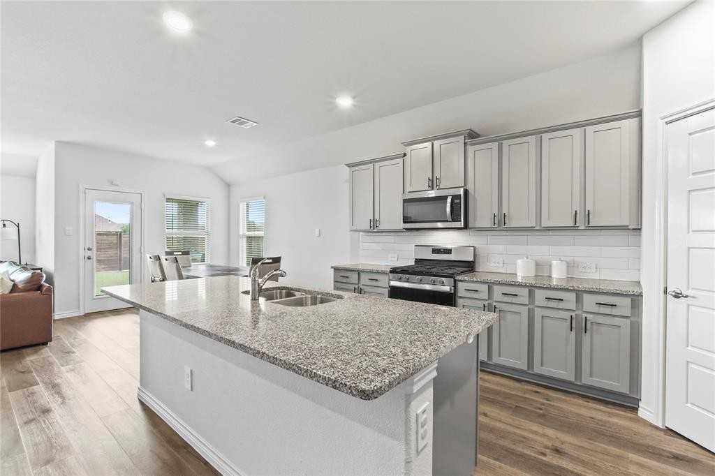 2920 Pinecrest Drive #2920 - Photo 7 of 27