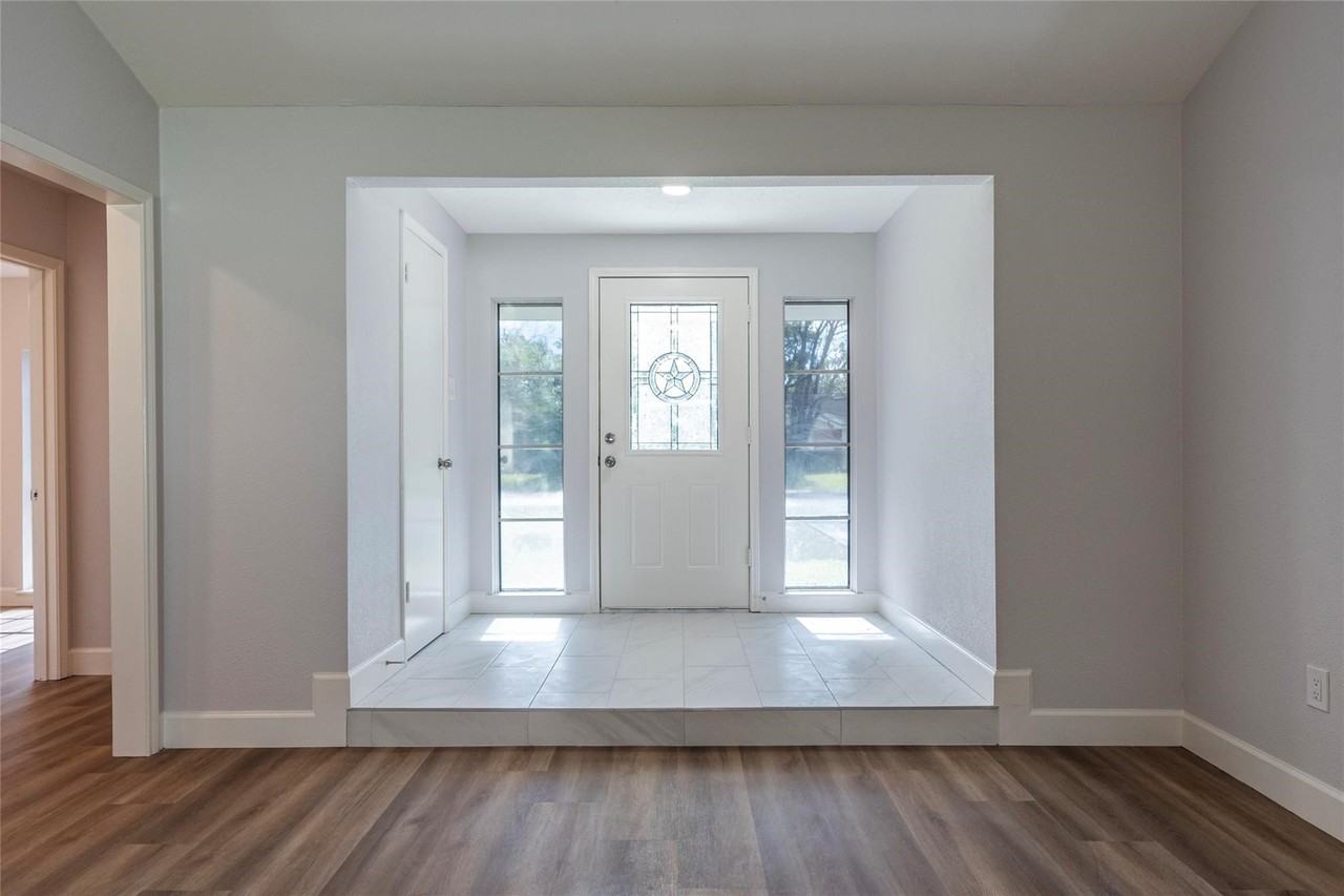2112 Sierra Drive #2112 - Photo 2 of 35