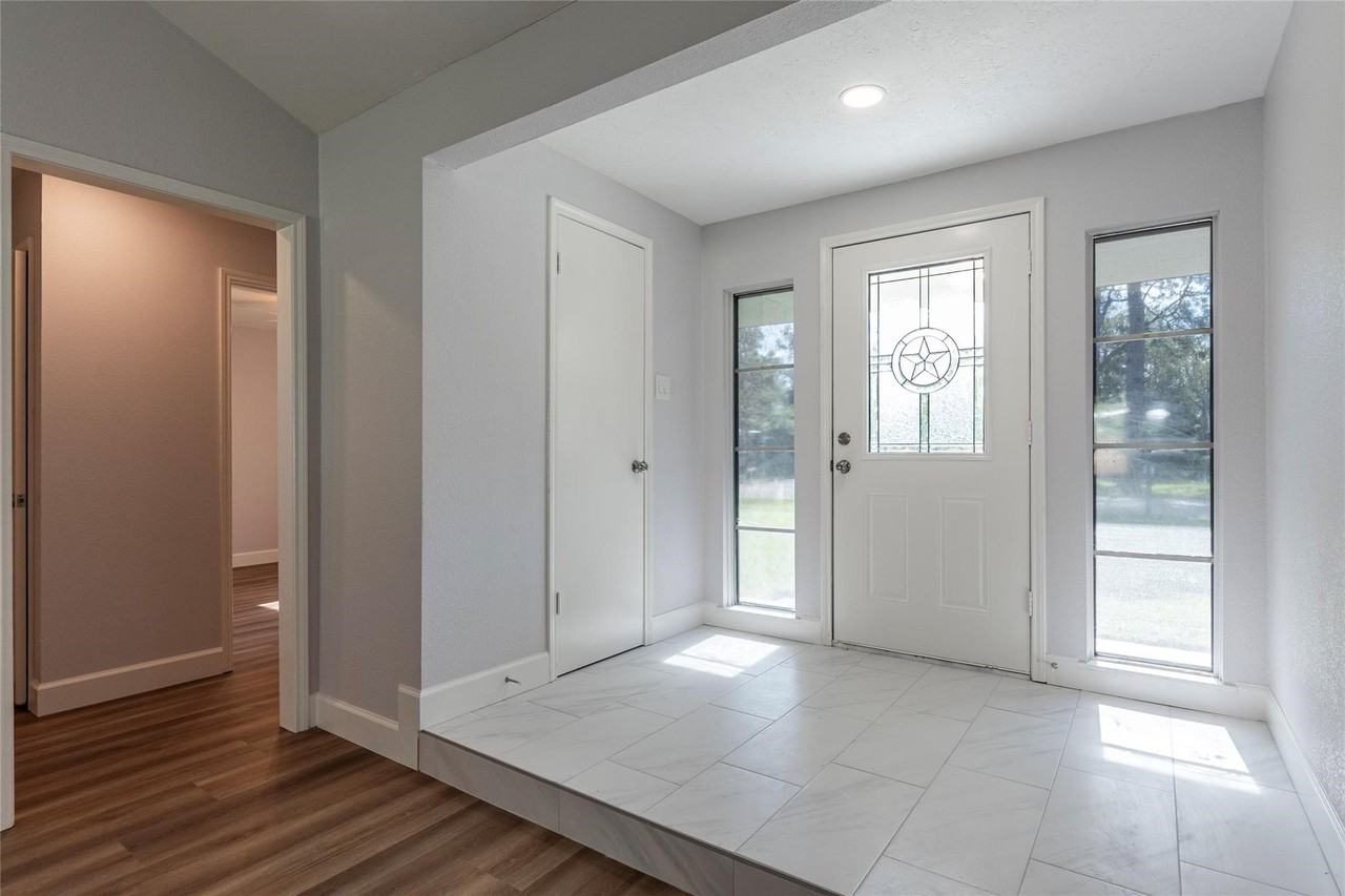 2112 Sierra Drive #2112 - Photo 3 of 35