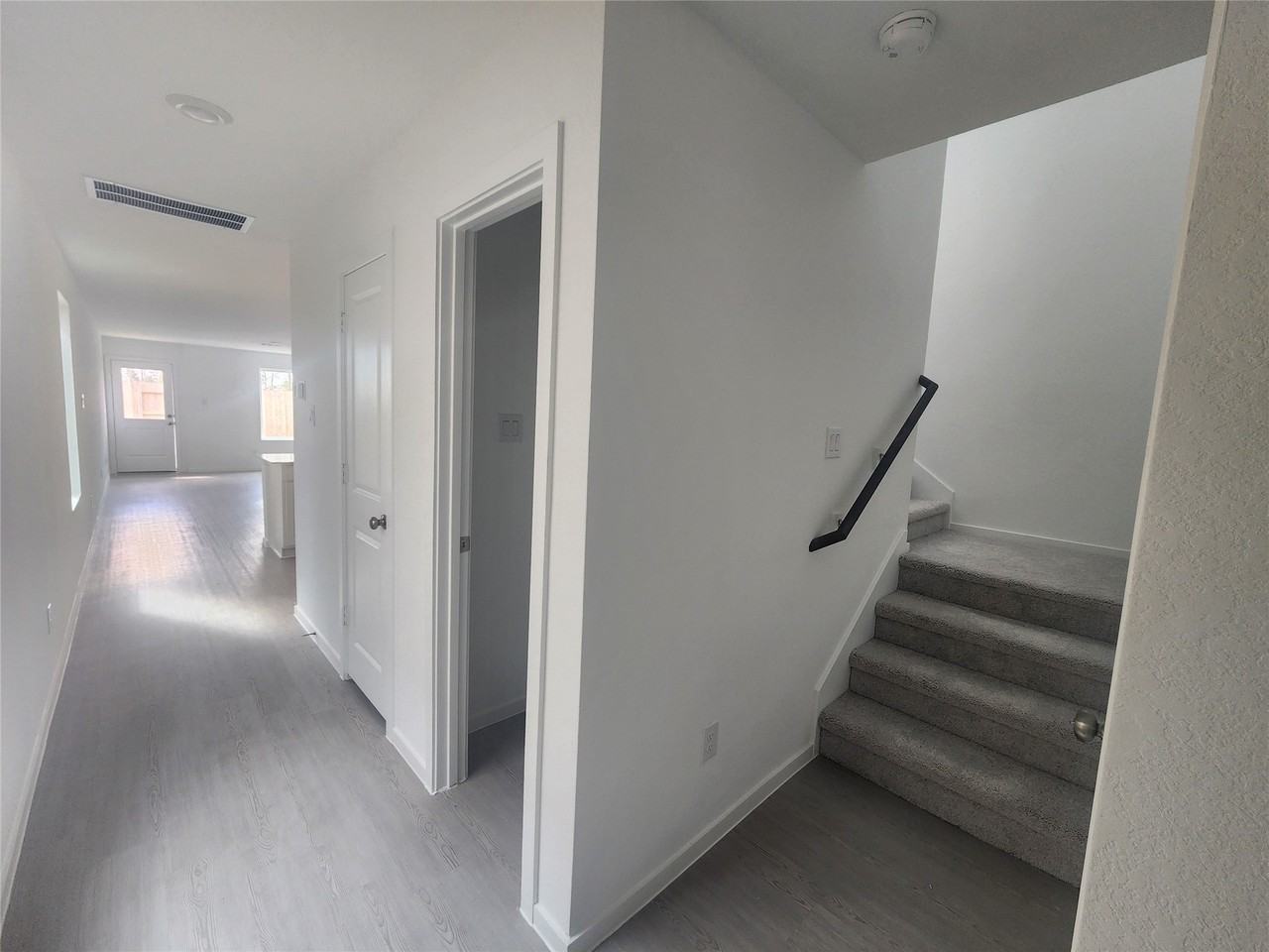 906 906 Pertuso Lane #906 - Photo 2 of 26