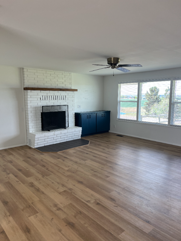 1209 Ne Brown Dr - Photo 3 of 30