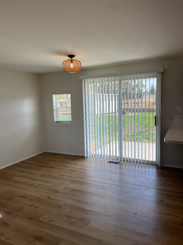 1209 Ne Brown Dr - Photo 6 of 30