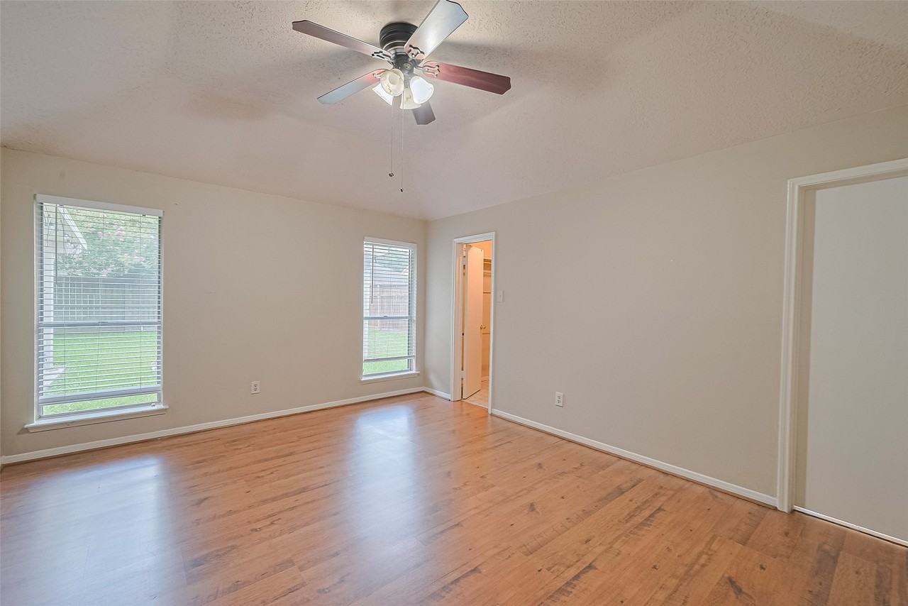 6907 Yardley Dr #6907 - Photo 7 of 32