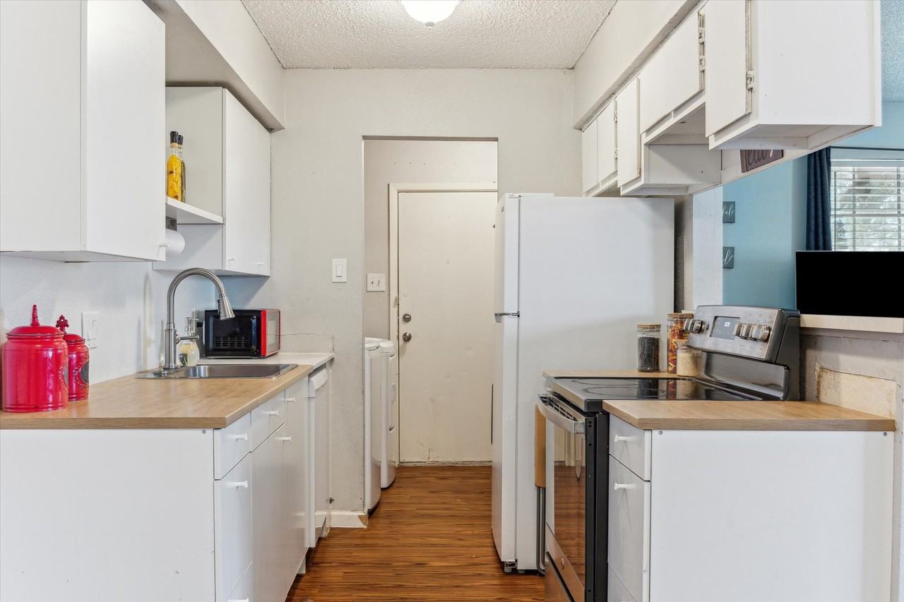 5707 Cripple Brook Ct #5707 - Photo 3 of 10