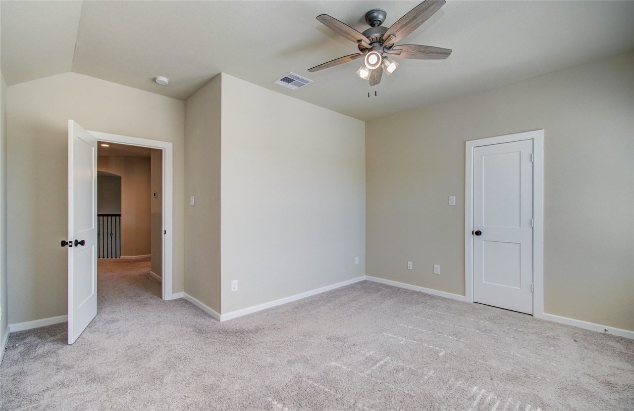 4622 Anna Ridge Lane #4622 - Photo 3 of 39