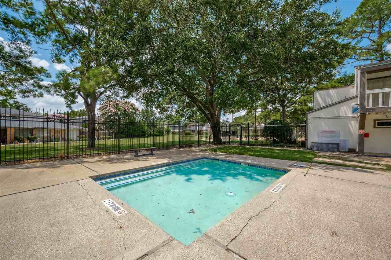 12042 Mighty Oak Drive #12042B - Photo 5 of 44