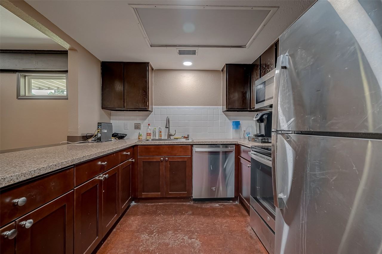 12042 Mighty Oak Drive #12042B - Photo 6 of 44