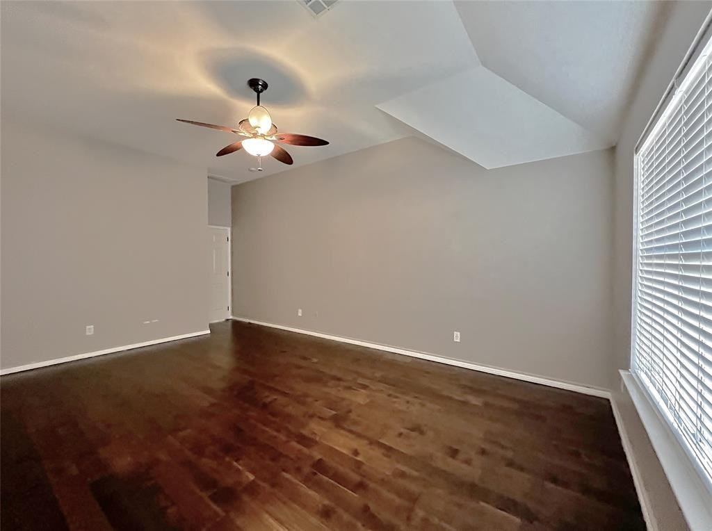 4003 Greenwood Way #4003 - Photo 2 of 24