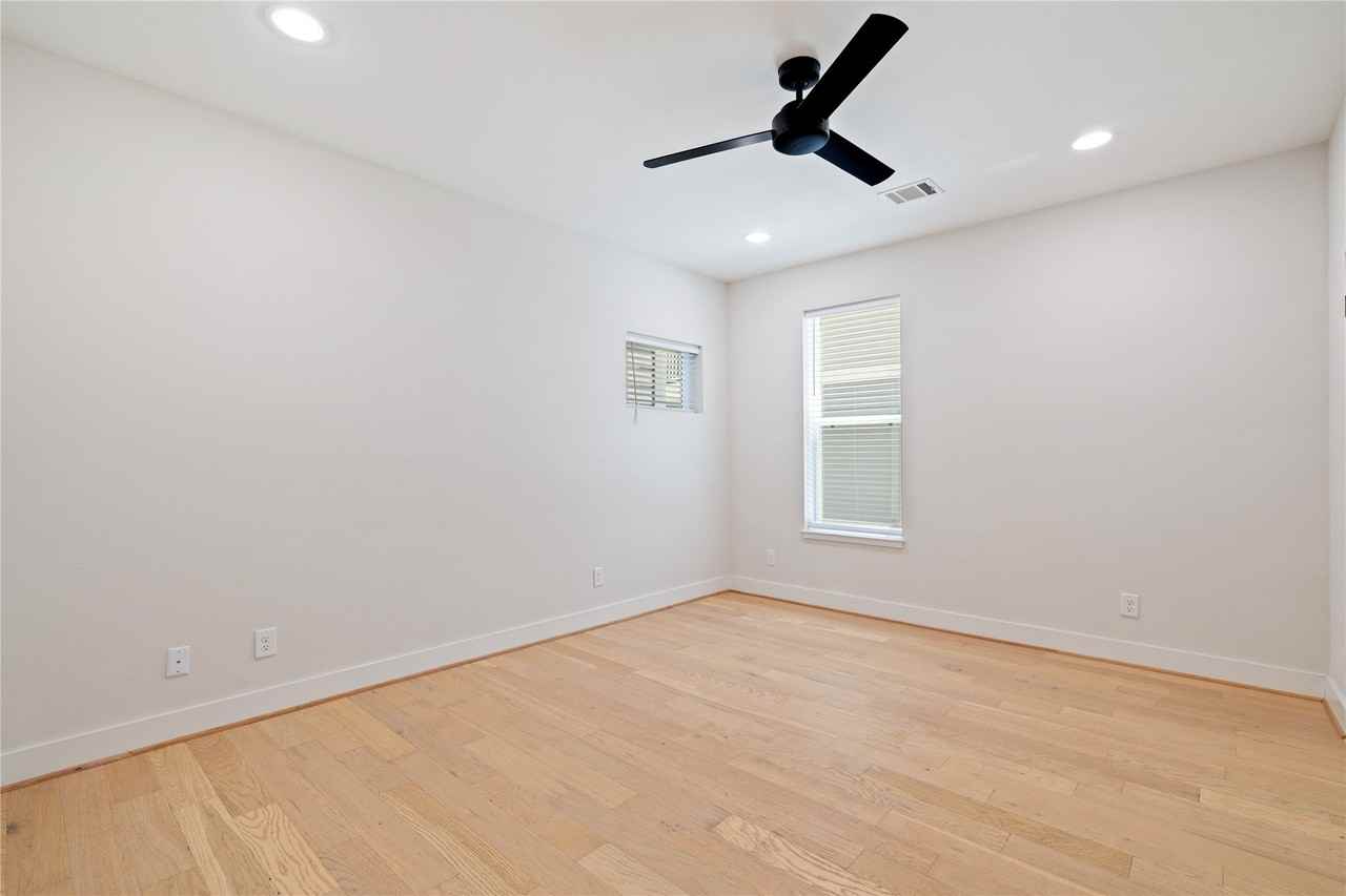 2206 Lou Ellen Lane #2206B - Photo 6 of 32