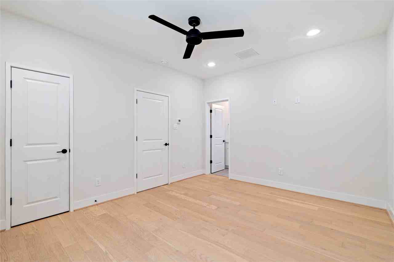 2206 Lou Ellen Lane #2206B - Photo 7 of 32