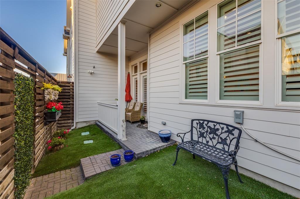 1725 G Avenue #1725 - Photo 3 of 25