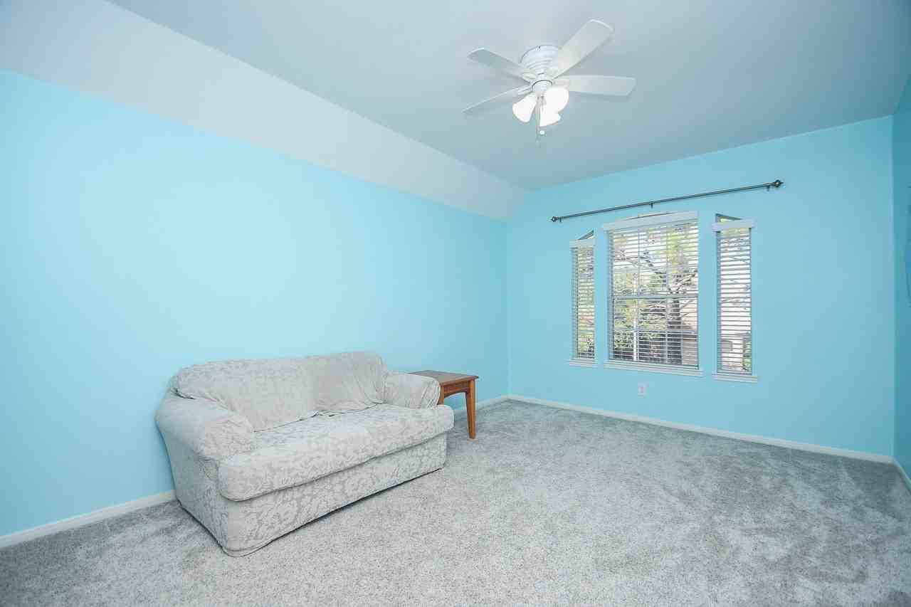 26719 Wolfs Hill Lane #26719 - Photo 6 of 32