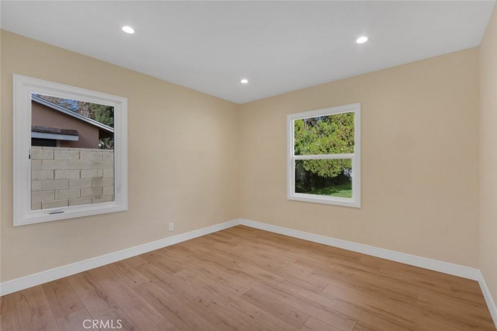 17024 Sherman Way #17024 - Photo 7 of 21